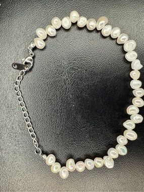 BRAND NEW- Louise Carter Jewelry Kauai Bracelet - Hypoallergenic w/ real pearls